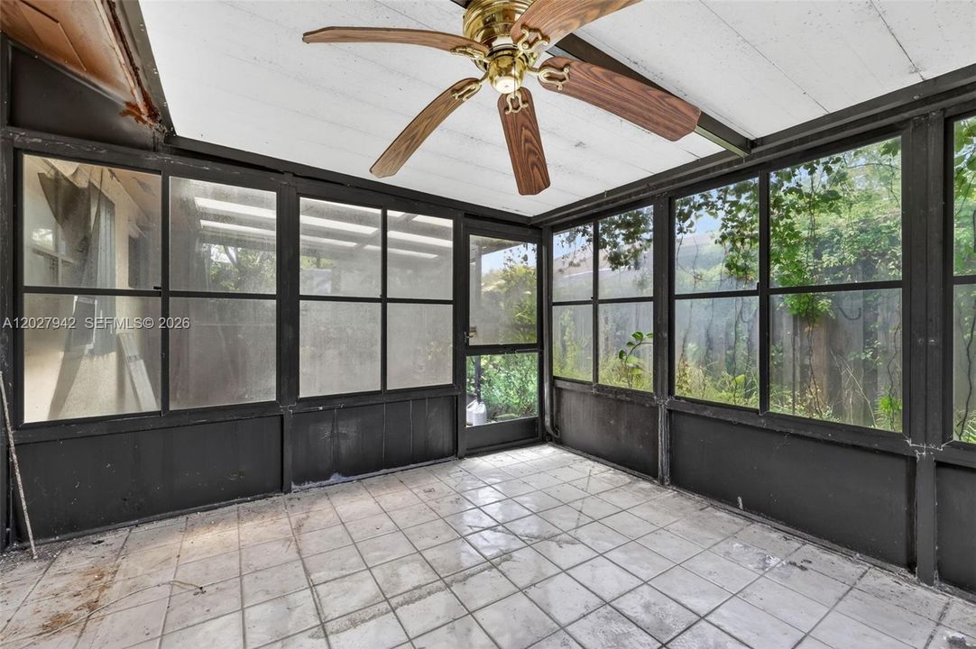 Active With Contract: $244,000 (2 beds, 2 baths, 868 Square Feet)