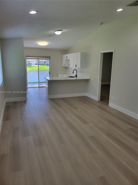 For Sale: $420,000 (3 beds, 2 baths, 1136 Square Feet)