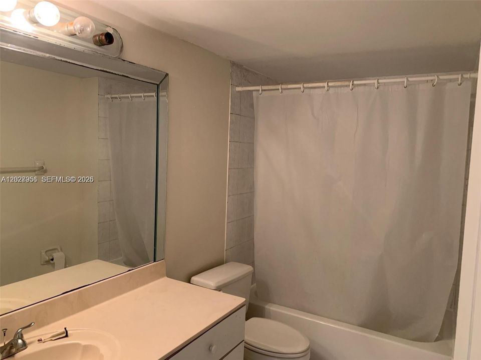 В аренду: $2,300 (2 спален, 2 ванн, 1310 Квадратных фут)