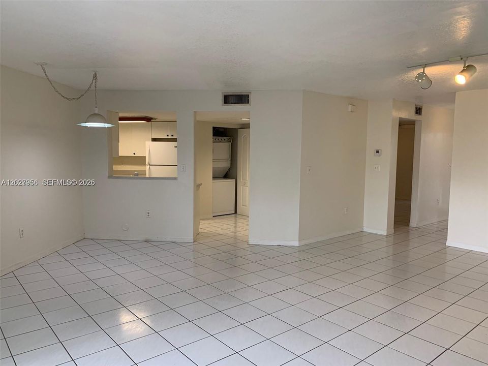 В аренду: $2,300 (2 спален, 2 ванн, 1310 Квадратных фут)