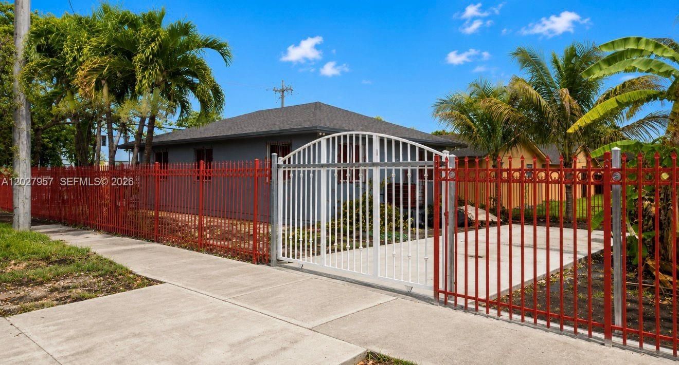For Rent: $3,700 (3 beds, 2 baths, 1200 Square Feet)