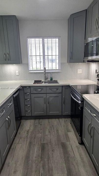 For Rent: $3,700 (3 beds, 2 baths, 1200 Square Feet)