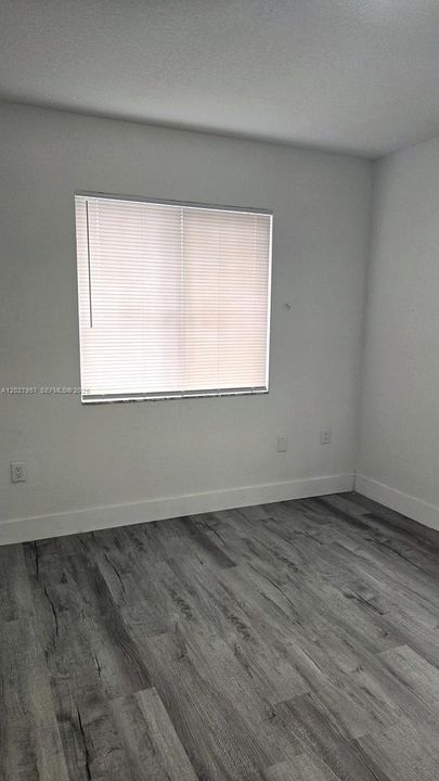 For Rent: $3,700 (3 beds, 2 baths, 1200 Square Feet)