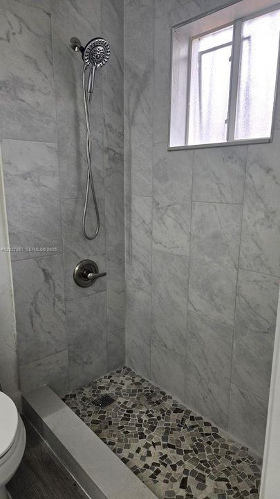 For Rent: $3,700 (3 beds, 2 baths, 1200 Square Feet)