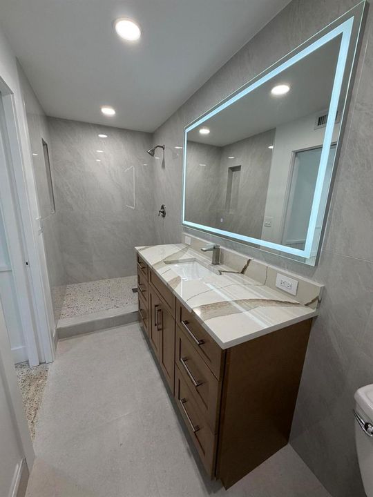 Primary Suite Bathroom