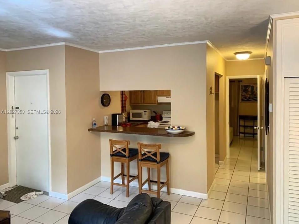 For Rent: $1,900 (1 beds, 1 baths, 660 Square Feet)