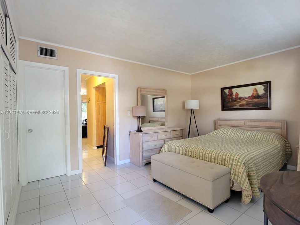 For Rent: $1,900 (1 beds, 1 baths, 660 Square Feet)