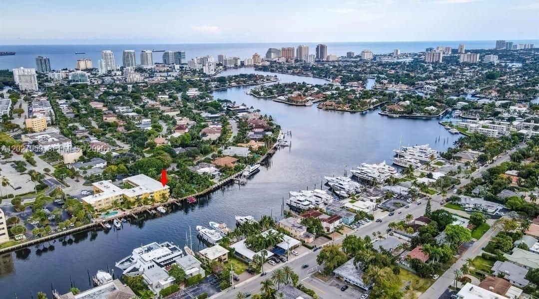 For Rent: $1,900 (1 beds, 1 baths, 660 Square Feet)