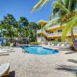 For Rent: $1,900 (1 beds, 1 baths, 660 Square Feet)