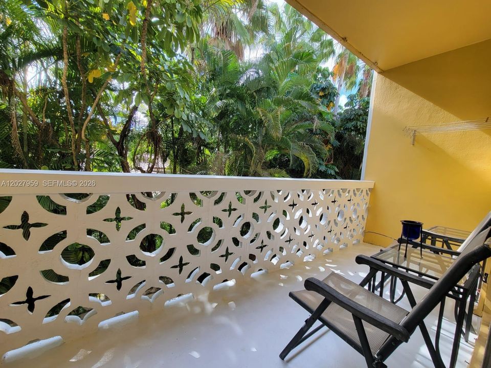 For Rent: $1,900 (1 beds, 1 baths, 660 Square Feet)