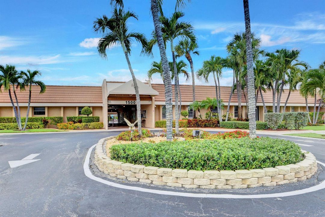 45-web-or-mls-Golden Lakes clubhouse B (