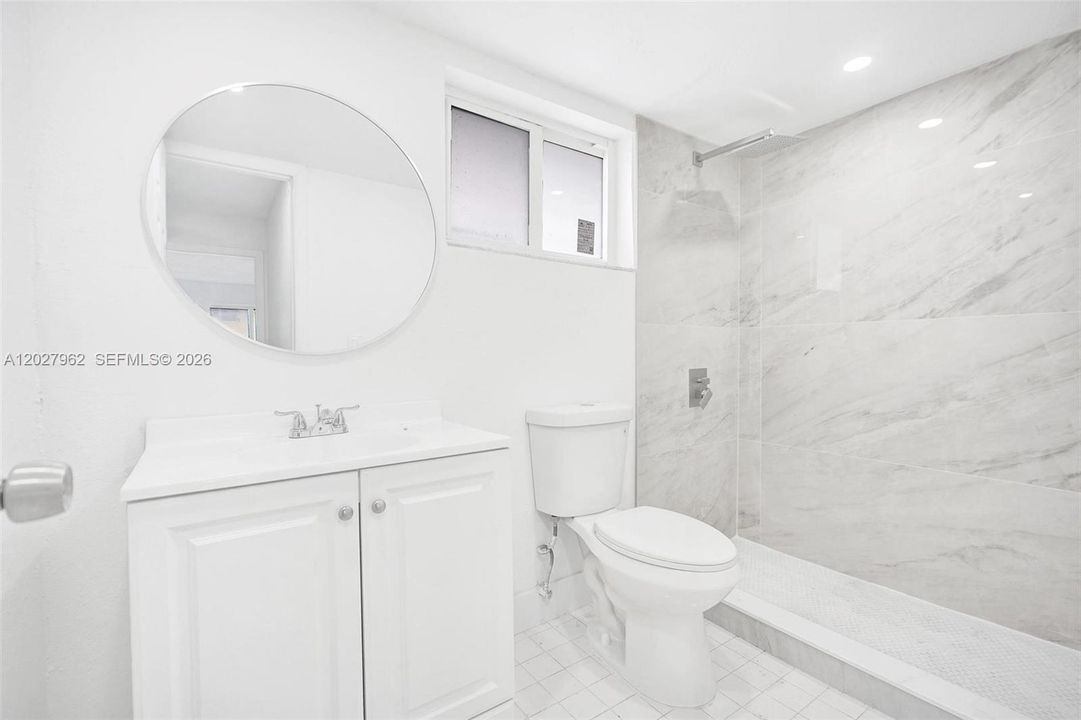 For Rent: $1,650 (1 beds, 1 baths, 730 Square Feet)