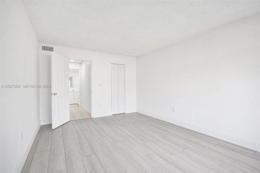 For Rent: $1,650 (1 beds, 1 baths, 730 Square Feet)