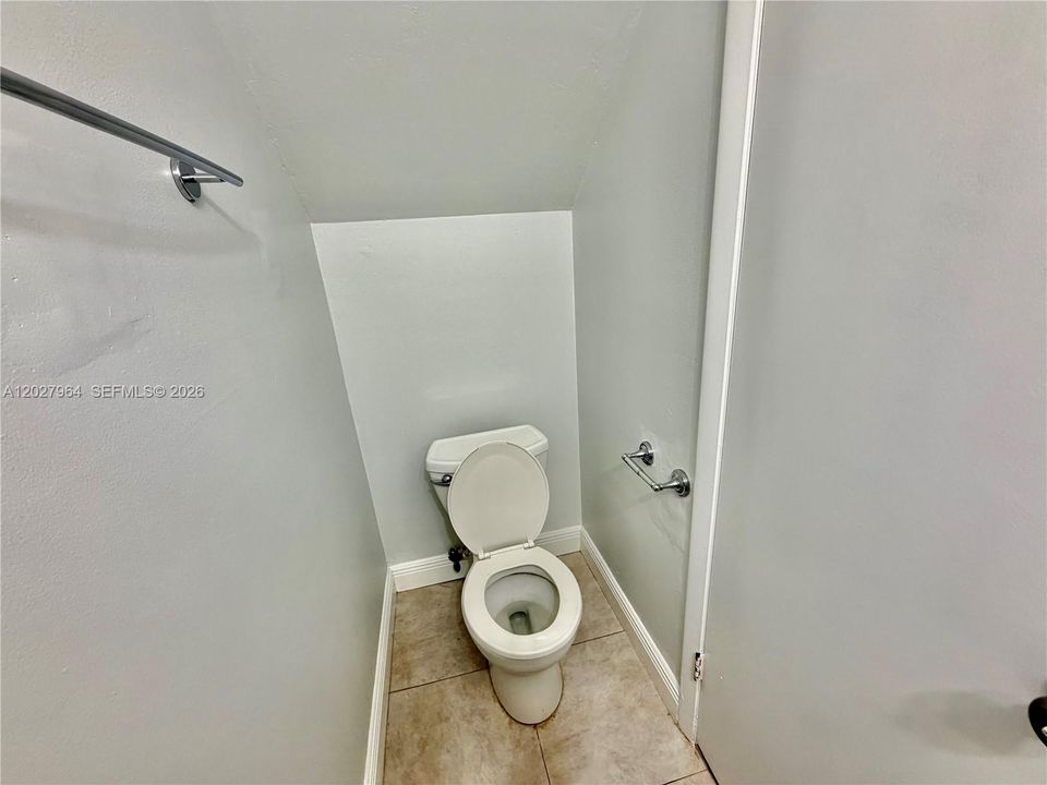 For Rent: $2,600 (3 beds, 2 baths, 1328 Square Feet)