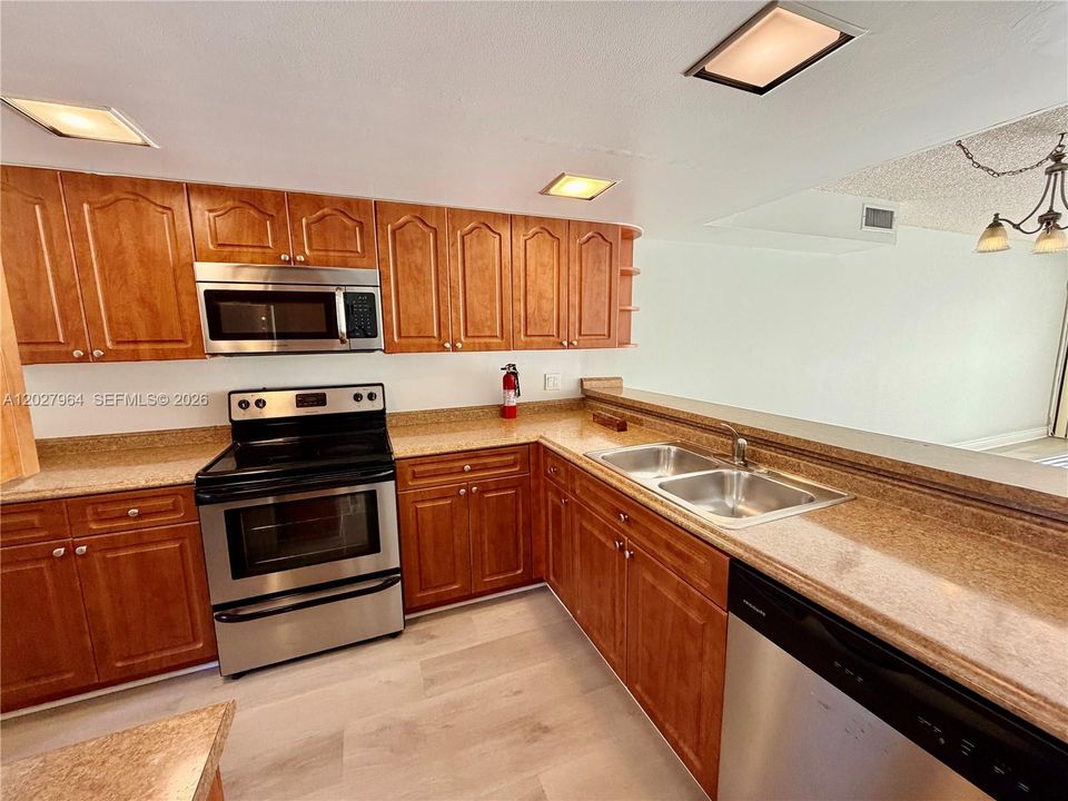 For Rent: $2,600 (3 beds, 2 baths, 1328 Square Feet)