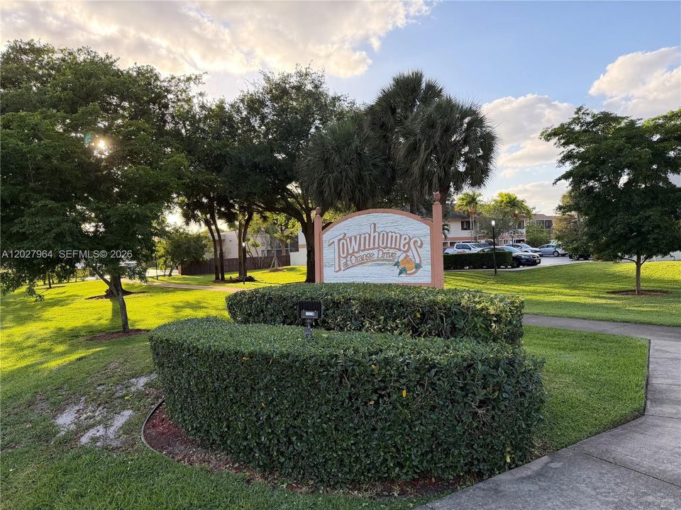 For Rent: $2,600 (3 beds, 2 baths, 1328 Square Feet)