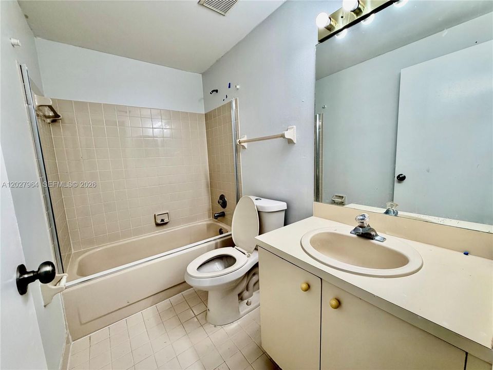For Rent: $2,600 (3 beds, 2 baths, 1328 Square Feet)