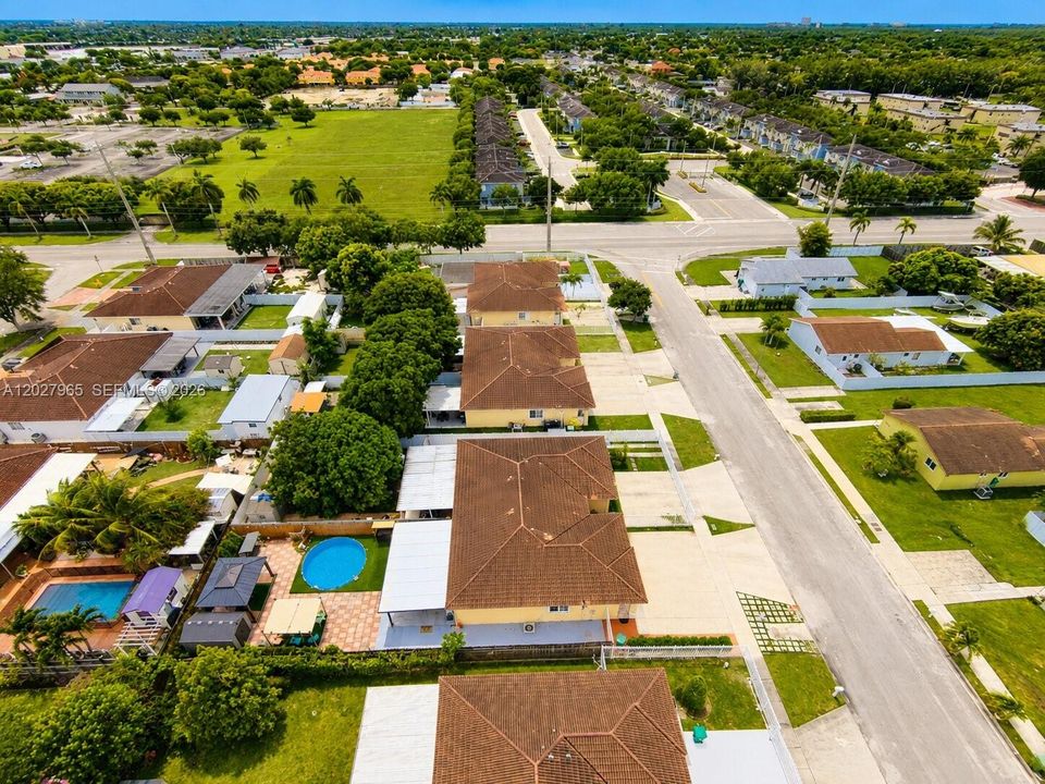 En Venta: $539,000 (3 camas, 2 baños, 1283 Pies cuadrados)