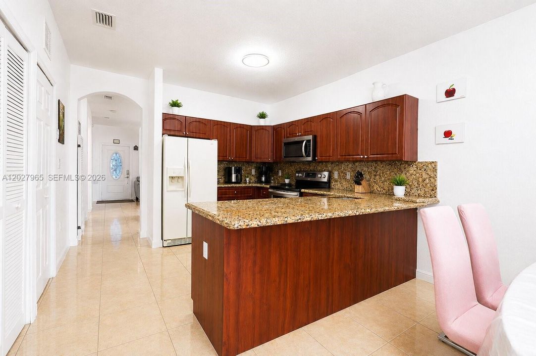 En Venta: $539,000 (3 camas, 2 baños, 1283 Pies cuadrados)
