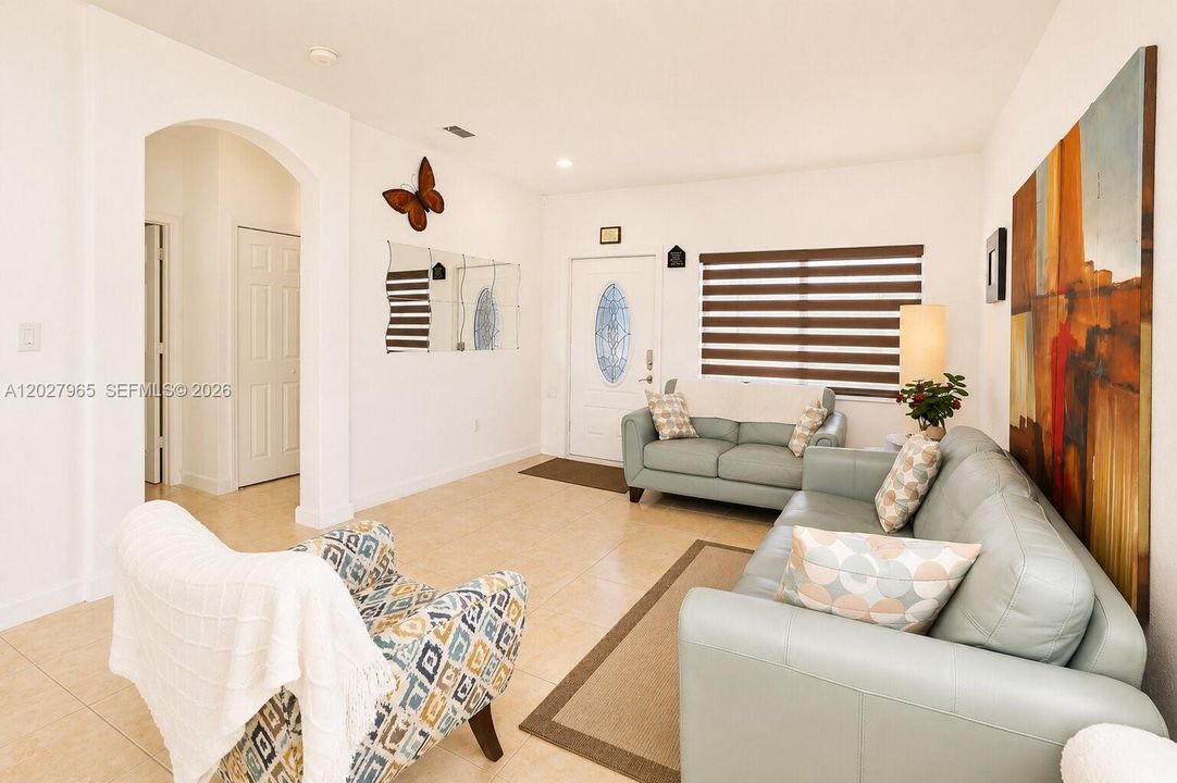 En Venta: $539,000 (3 camas, 2 baños, 1283 Pies cuadrados)