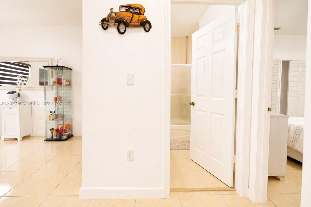 En Venta: $539,000 (3 camas, 2 baños, 1283 Pies cuadrados)