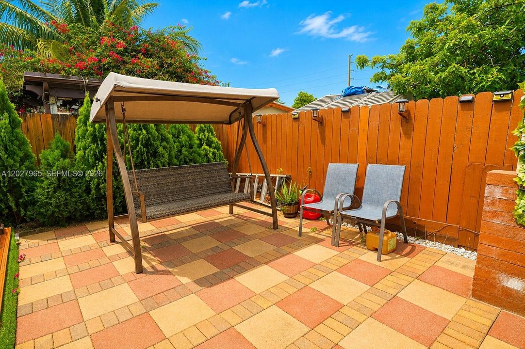 En Venta: $539,000 (3 camas, 2 baños, 1283 Pies cuadrados)
