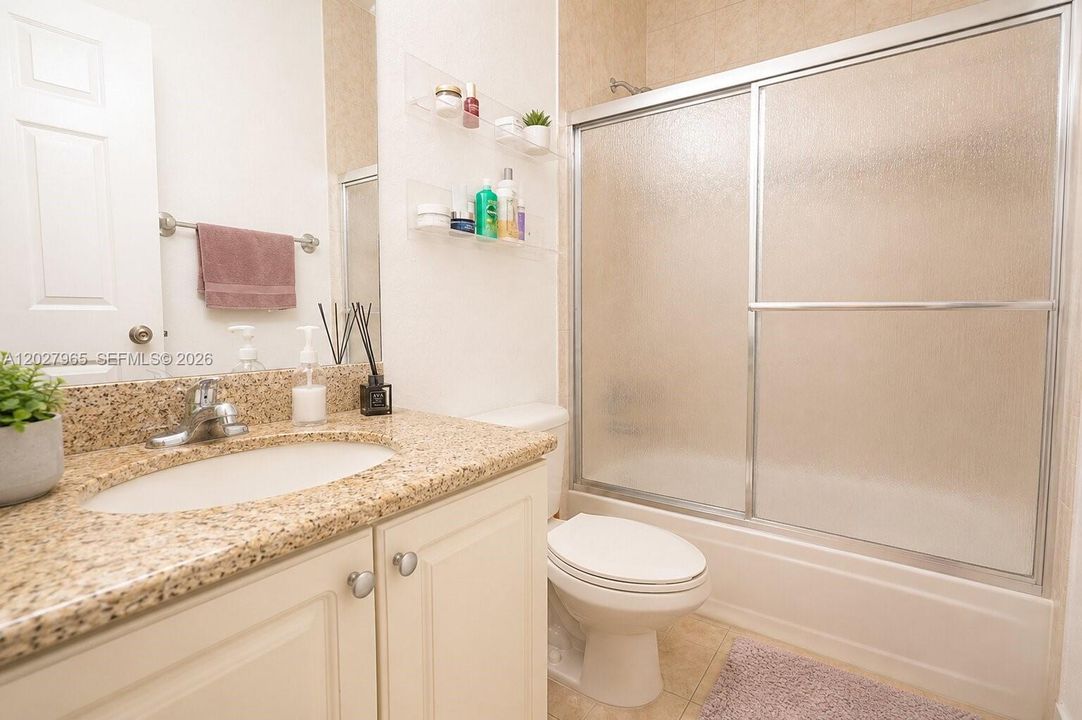 En Venta: $539,000 (3 camas, 2 baños, 1283 Pies cuadrados)