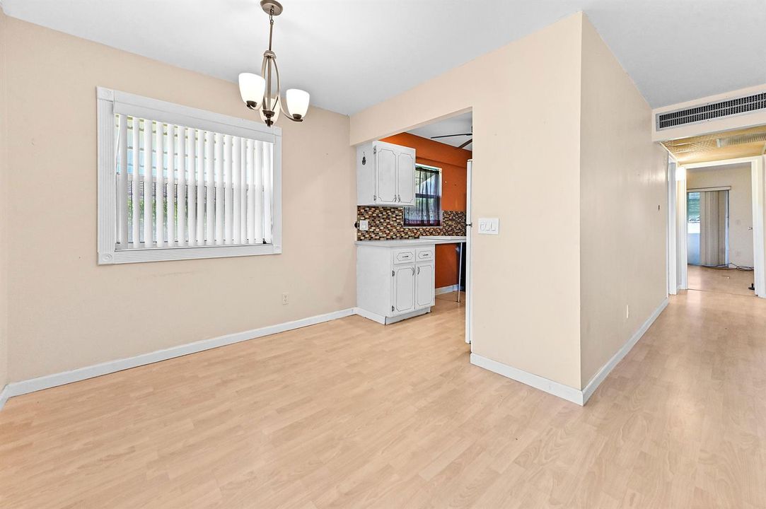 08 Dining Room 01