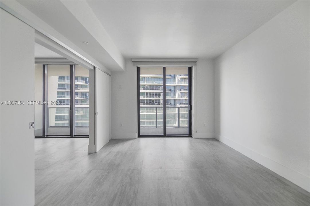 For Rent: $3,800 (1 beds, 1 baths, 651 Square Feet)