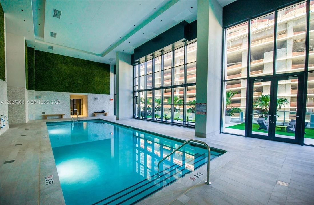 For Rent: $3,800 (1 beds, 1 baths, 651 Square Feet)