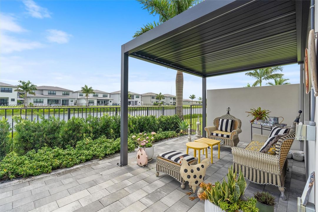 For Sale: $3,100,000 (5 beds, 5 baths, 5163 Square Feet)