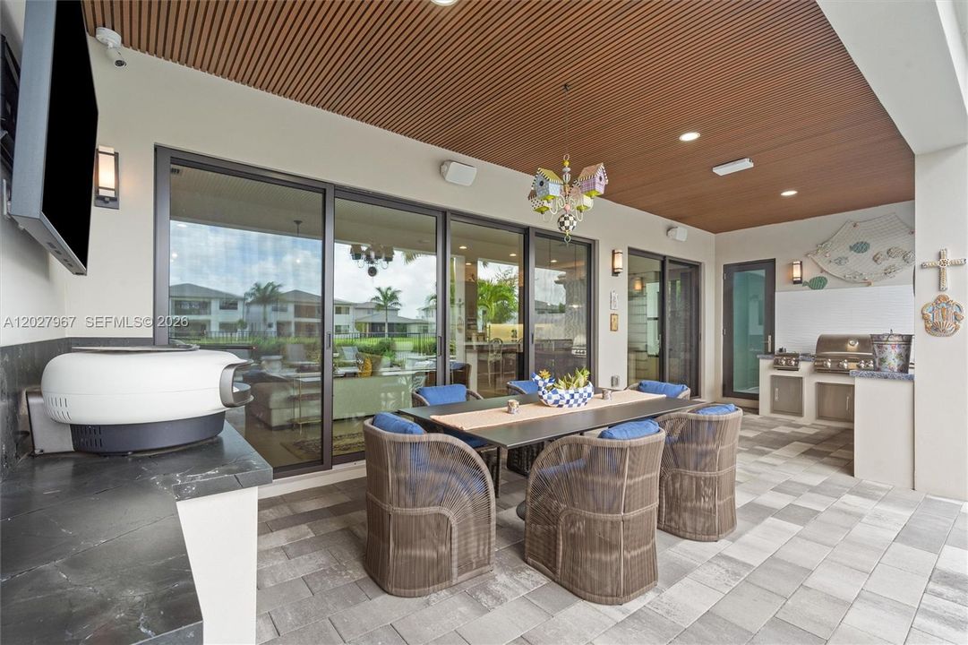 For Sale: $3,100,000 (5 beds, 5 baths, 5163 Square Feet)