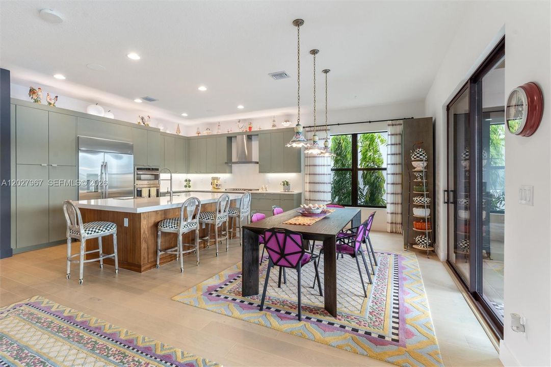 For Sale: $3,100,000 (5 beds, 5 baths, 5163 Square Feet)