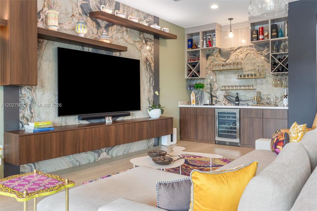 For Sale: $3,100,000 (5 beds, 5 baths, 5163 Square Feet)