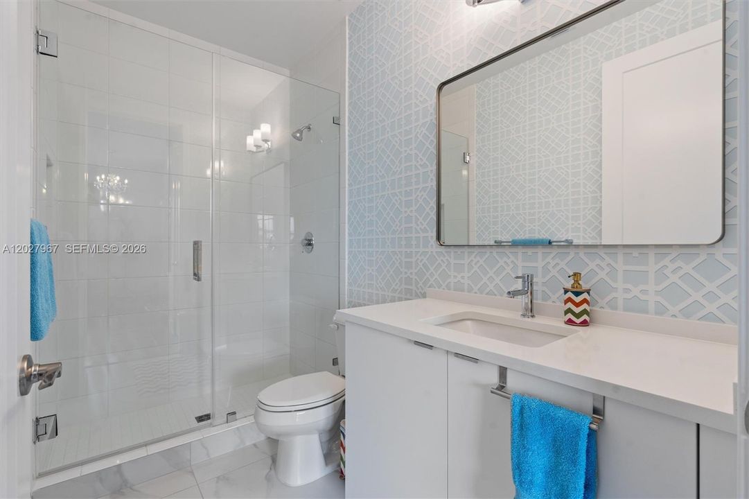 For Sale: $3,100,000 (5 beds, 5 baths, 5163 Square Feet)