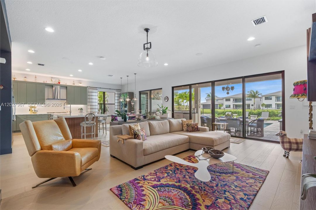 For Sale: $3,100,000 (5 beds, 5 baths, 5163 Square Feet)