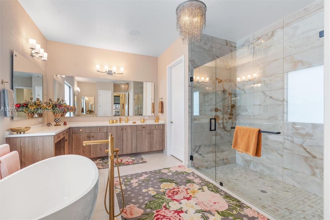For Sale: $3,100,000 (5 beds, 5 baths, 5163 Square Feet)