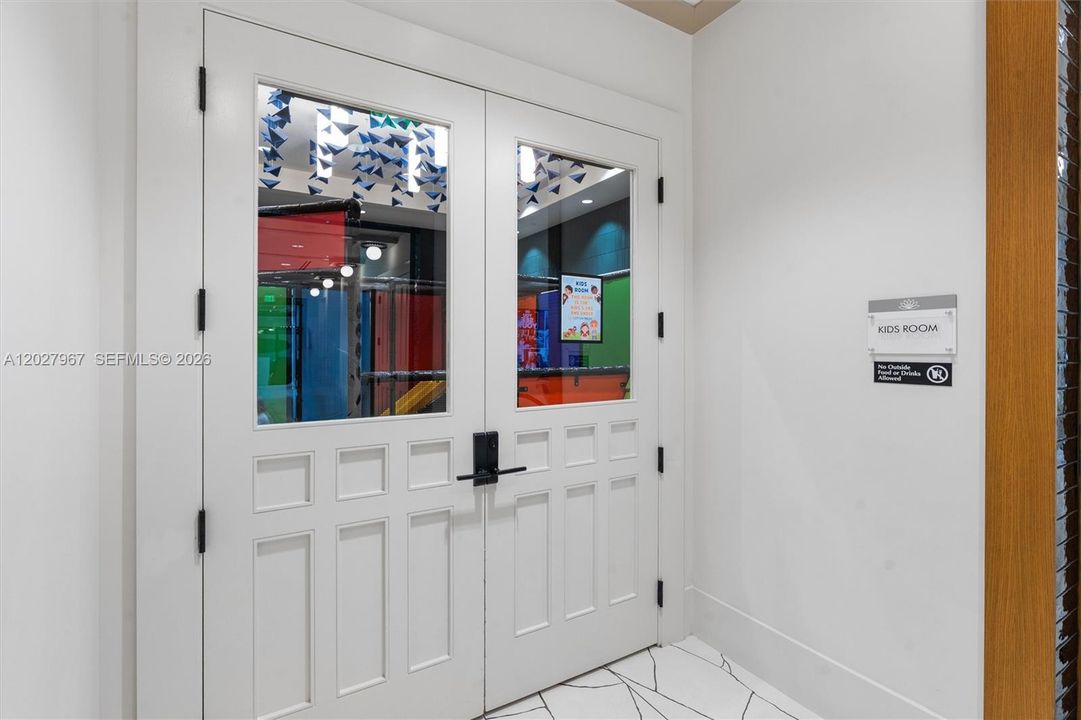 For Sale: $3,100,000 (5 beds, 5 baths, 5163 Square Feet)