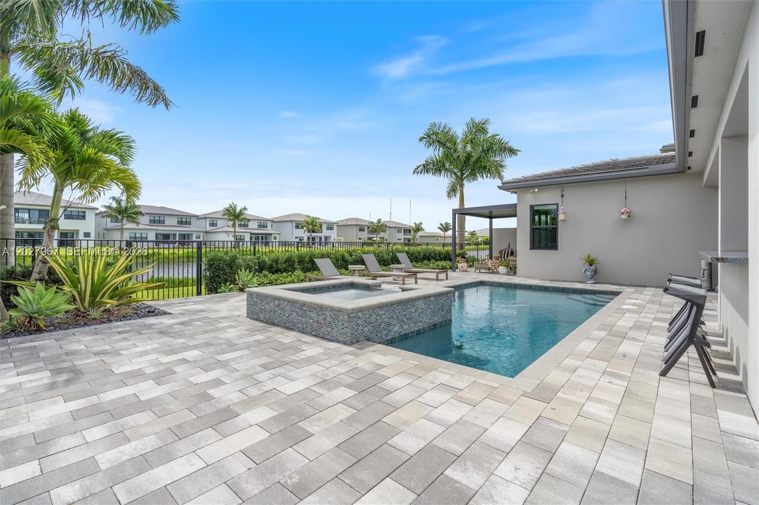 For Sale: $3,100,000 (5 beds, 5 baths, 5163 Square Feet)