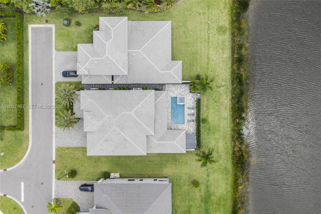 For Sale: $3,100,000 (5 beds, 5 baths, 5163 Square Feet)