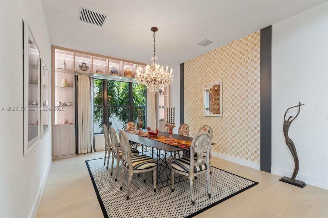 For Sale: $3,100,000 (5 beds, 5 baths, 5163 Square Feet)
