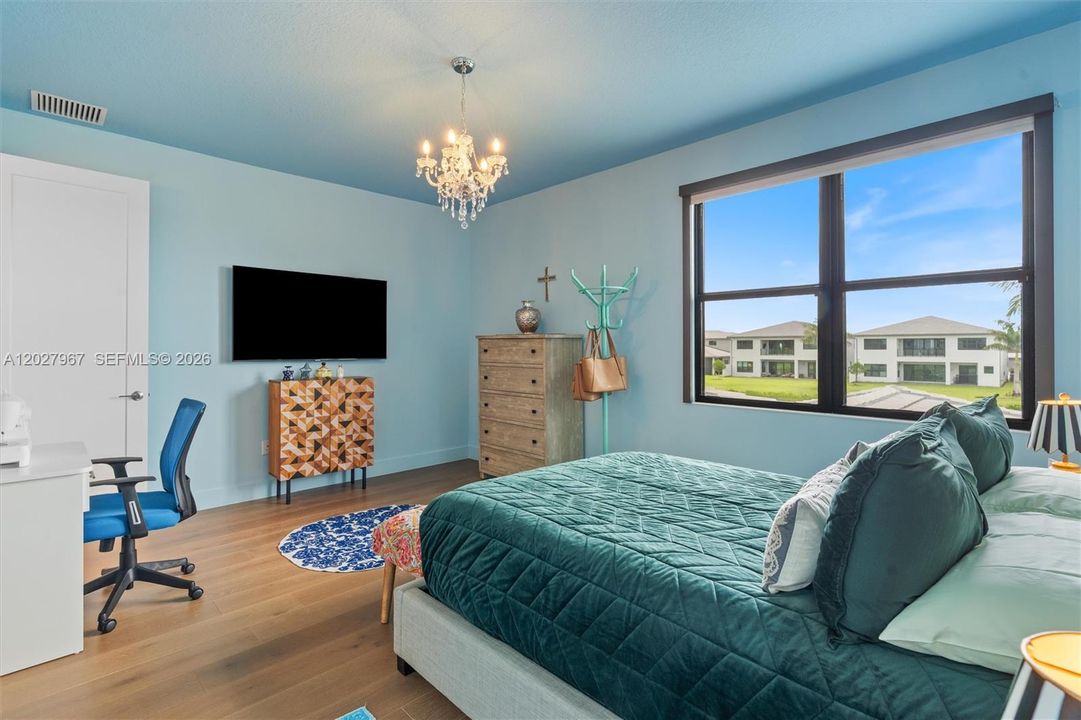 For Sale: $3,100,000 (5 beds, 5 baths, 5163 Square Feet)