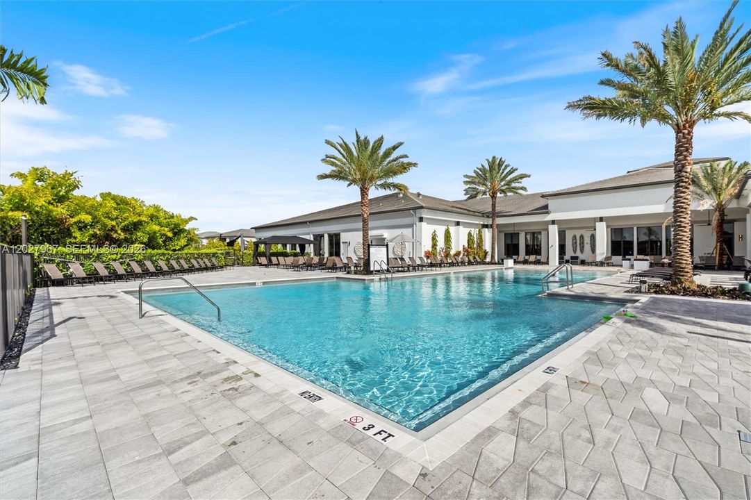 For Sale: $3,100,000 (5 beds, 5 baths, 5163 Square Feet)