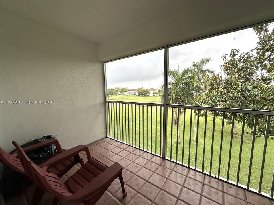 For Sale: $185,000 (1 beds, 1 baths, 1045 Square Feet)