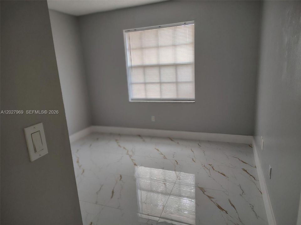 For Rent: $3,200 (3 beds, 2 baths, 1090 Square Feet)
