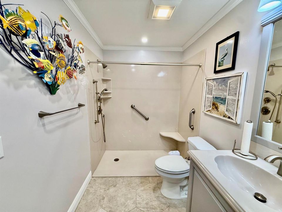 MASTER-BATH-CLOSE
