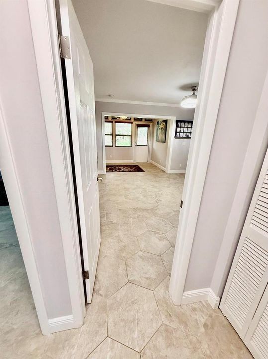 ENTRY-TO-MASTER-BED