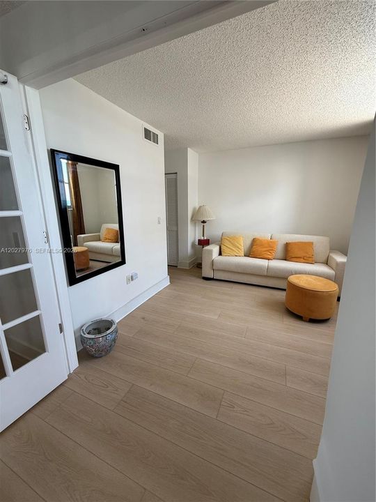 В аренду: $4,200 (2 спален, 2 ванн, 1024 Квадратных фут)
