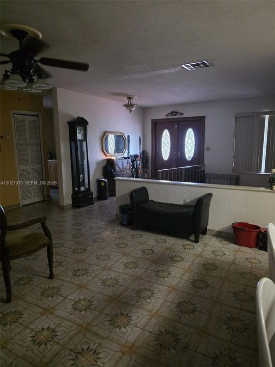 For Sale: $780,000 (5 beds, 3 baths, 2462 Square Feet)