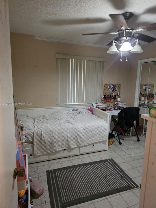 For Sale: $780,000 (5 beds, 3 baths, 2462 Square Feet)